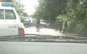 Picture of the blockade set up by the soldiers to stop Governor Amaechi.