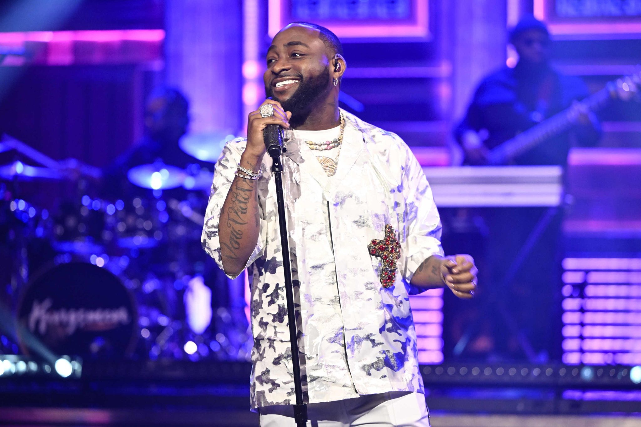 Watch Davido Perform ‘Feel’ and ‘Unavailable’ on the Tonight Show with Jimmy Fallon